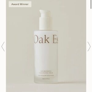 Oak Essentials Nourishing Cleansing Milk